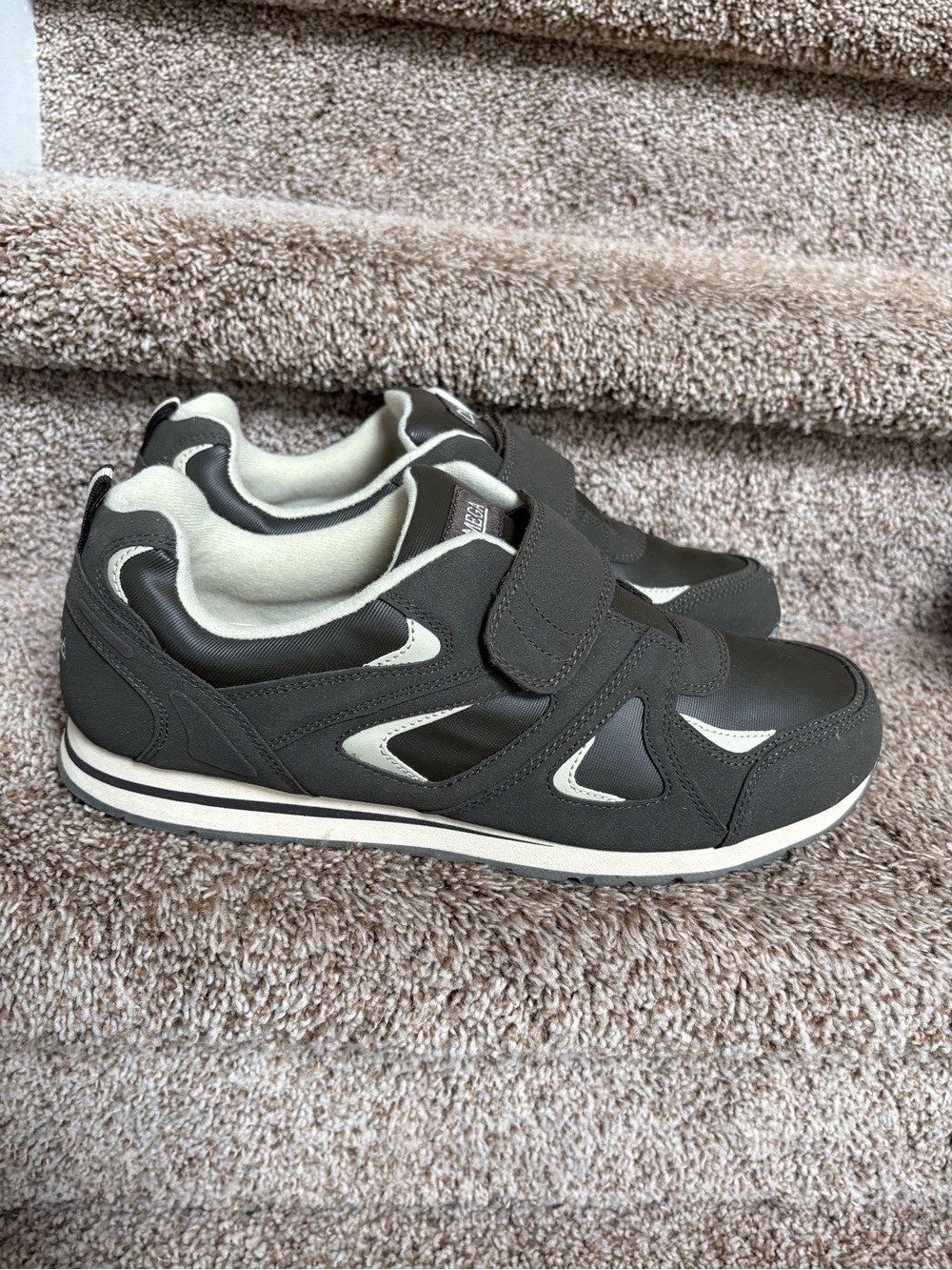 Omega Men’s Athletic Hook-and-Loop Sneakers in Dark Gray and Cream .